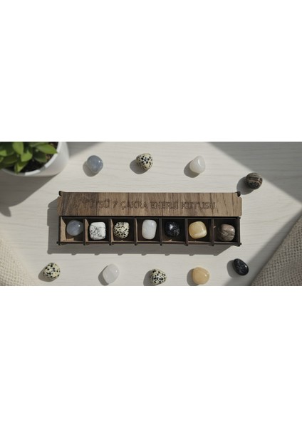 Tütsü 7 Çakra Enerji Kutusu – Doğal Kristal Taş Seti, Meditasyon ve Enerji Dengeleme, Şifa Taşları fiyatları