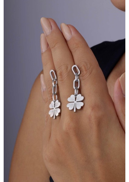 zincir Geçişli Sallantılı Yonca Beyaz Altın Kaplama Çelik Kadın Küpe fiyatları