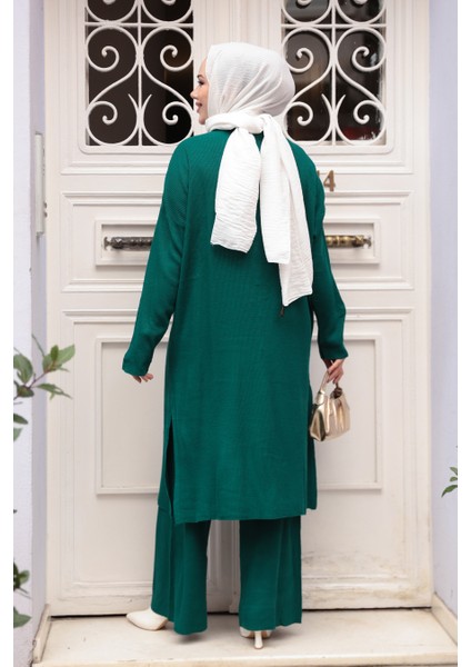 Yakalı Zümrüt Yeşili Tesettür Triko Ikili Takım 34181ZY fırsatları