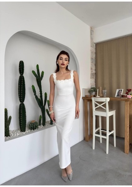 Mıng Çiçek Detaylı Elbise