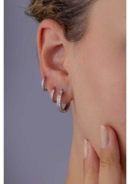 Tek Sıra Taşlı Tamtur Üçlü Beyaz Altın Kaplama Çelik Kadın Küpe