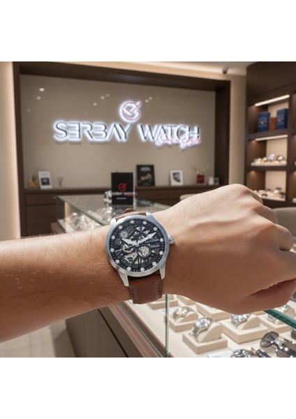 QMG1120.395 Erkek Kol Saati | 46MM, Otomatik Mekanizma, Safir Cam, 10 Atm, Kahverengi Deri Kordon fiyatları