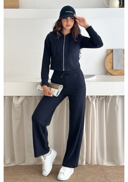 Kadın Fermuarlı Kapüşonlu Takım – Sportif & Günlük Konfor