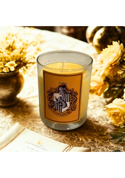 Hufflepuff Dekoratif Mum – Soya Wax – Kış Çayı Kokulu – Harry Potter