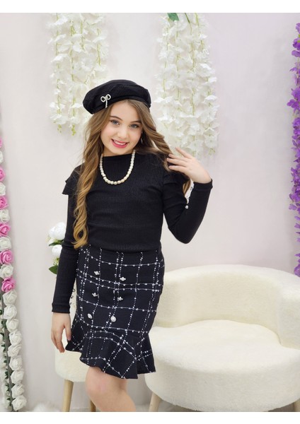 Etekli Triko Şapkalı ve Kolyeli Kız Takım