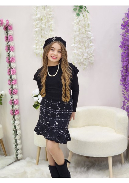 Etekli Triko Şapkalı ve Kolyeli Kız Takım