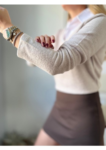 Taş Gömlek Yakalı Bluz ( ÖN SİPARİŞ ÜRÜNÜDÜR ) fırsatları