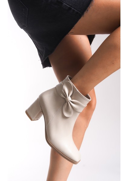 Kadın Fiyonk Detaylı Topuklu Bot 00121092 fiyatları