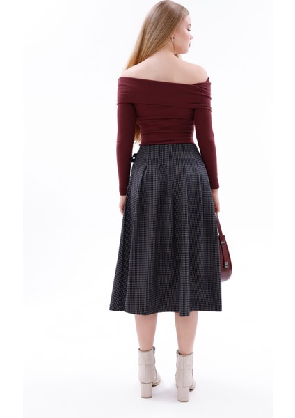 Lacivert Ekose Yırtmaç Detaylı Midi Etek fiyatları