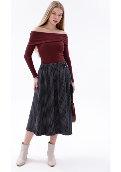 Lacivert Ekose Yırtmaç Detaylı Midi Etek fırsatları