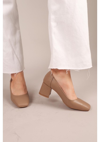 Pumps Arkası Yılan Dokulu Blok Topuklu Ayakkabı Vizon