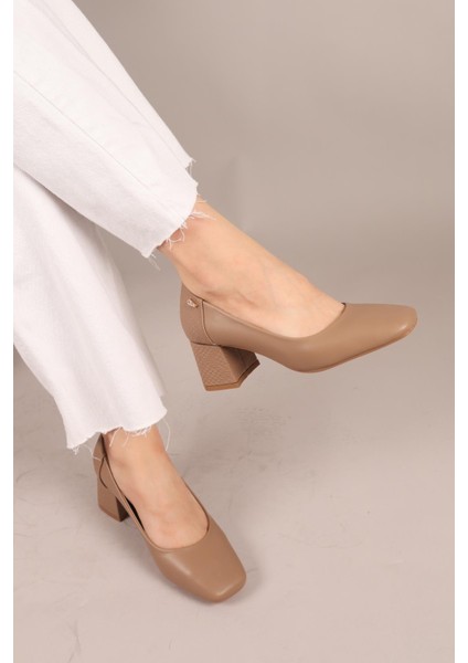 Pumps Arkası Yılan Dokulu Blok Topuklu Ayakkabı Vizon