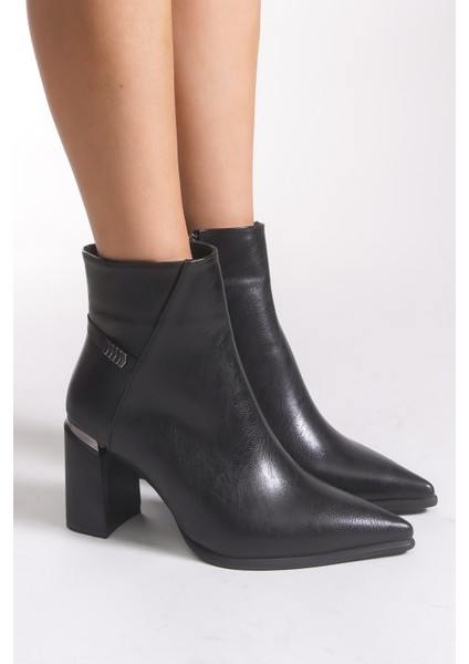 Kadın Sivri Burun Bot 0012060