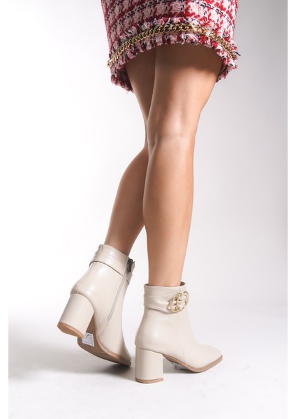 Kadın Toka Detaylı Topuklu Bot 00121040 fırsatları