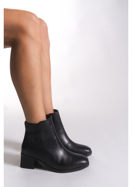 Thefheira Kadın Bot 0012600