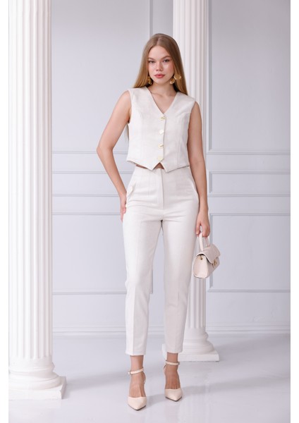 Güderi Aksesuarlı Düğmeli Yelekli Takım