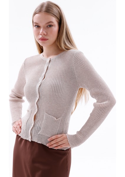 Önden Düğmeli Ince Simli Triko Hırka fırsatları