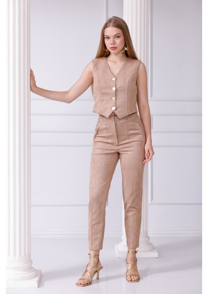 Güderi Aksesuarlı Düğmeli Yelekli Takım fiyatları