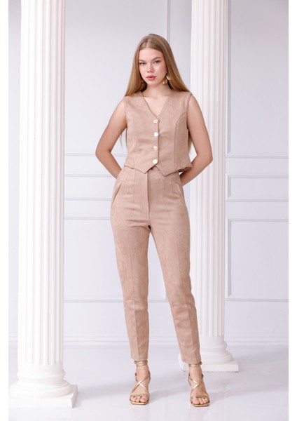 Güderi Aksesuarlı Düğmeli Yelekli Takım modelleri