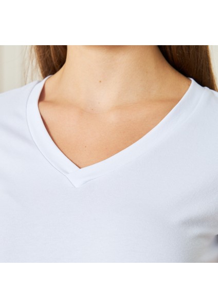 V Yaka Kadın T-Shirt fırsatları