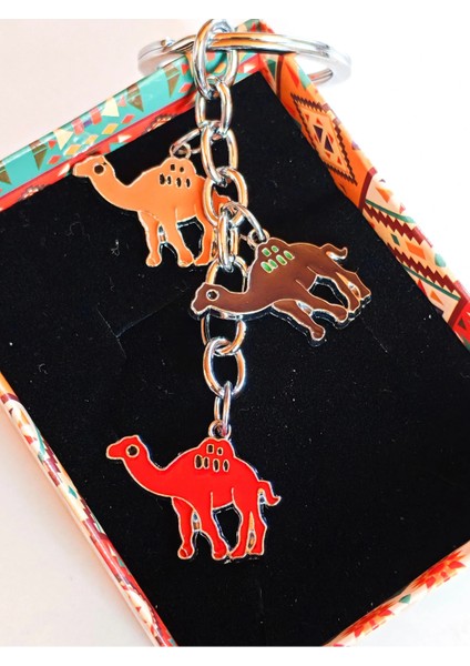 3 Farklı Deveden Oluşan Metal Anahtarlık