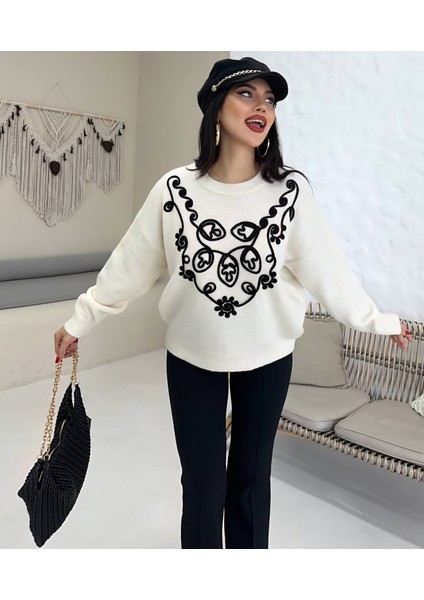 Çiçek Nakışlı Triko Kazak modelleri