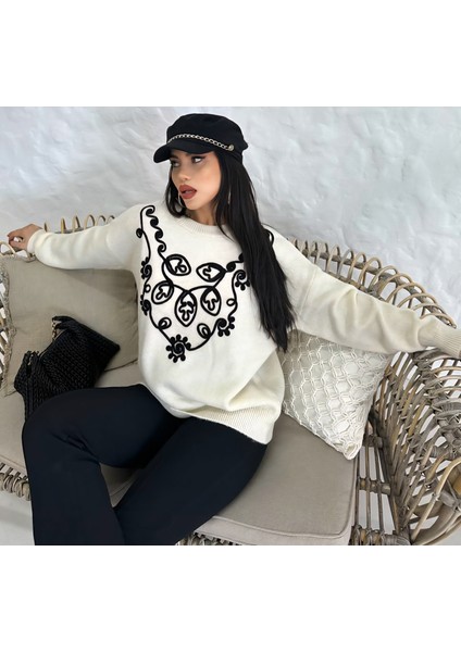 Çiçek Nakışlı Triko Kazak fırsatları