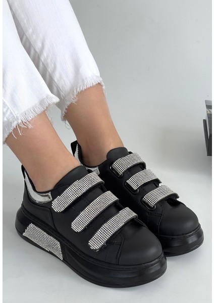 Elika Siyah Cilt Cırt Cırtlı Spor Ayakkabı - Lisinya