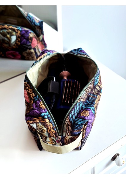 Yeşil Vintage Çiçek Desenli Xl Boy Saç Şekillendirici Çantası – Kapitoneli, Geniş Hacimli, Fermuarlı, Airwrap ve Tüm Cihazlarla Uyumlu Şık Organizer Çanta (35CM x 11CM x 11CM) fırsatları
