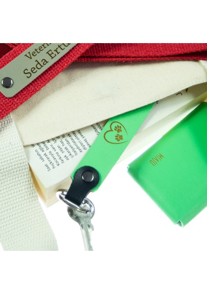 Yumruk Gücünü Yansıtan, Kişiye Özel Yazılı 2’li Anahtarlık, Sporcuya Hediye, Kül Gri-Koyu Kahve modelleri