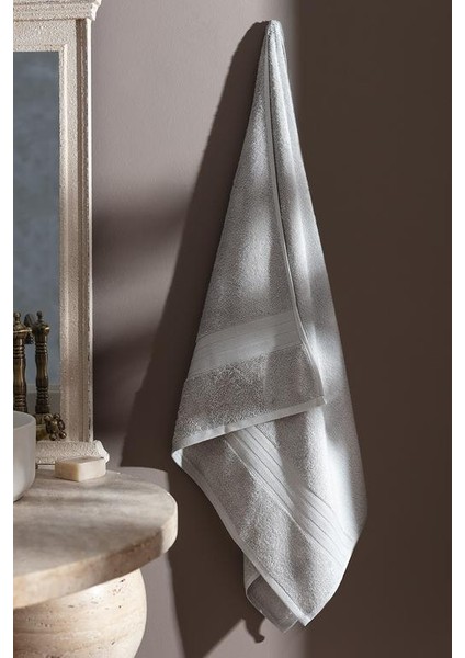Yeni Sezon Martha Banyo Havlusu (Tencel™) - Açık Gri - 80X150 cm - Açık Gri