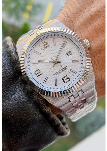 Çelik Kordon Çelik Kasa Beyaz Kadran 40MM Ufak Kasa Takvimli Erkek Kol Saati