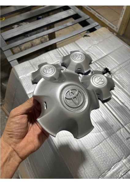 Toyota Land Cruiser Jant Göbegi (Adet) modelleri