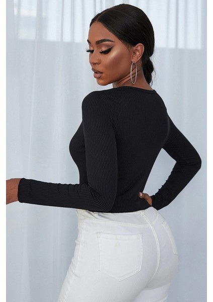 Kadın Siyah Uzun Kollu Düğmeli Göğüs ve Göbek Dekolteli Crop Top Bluz fiyatları
