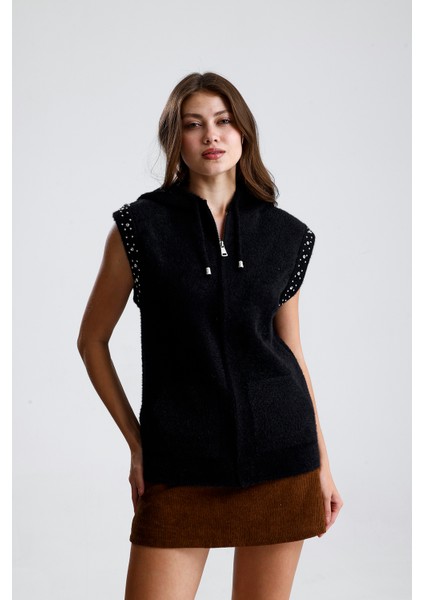 Omuzları Taşlı Kapüşonlu Fermuarlı Yelek fiyatları