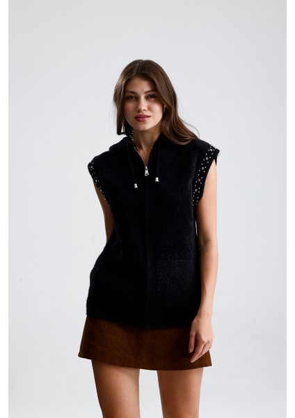 Omuzları Taşlı Kapüşonlu Fermuarlı Yelek modelleri