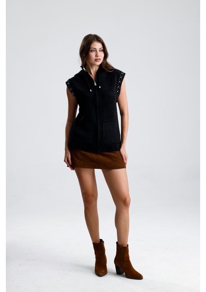 Omuzları Taşlı Kapüşonlu Fermuarlı Yelek fırsatları