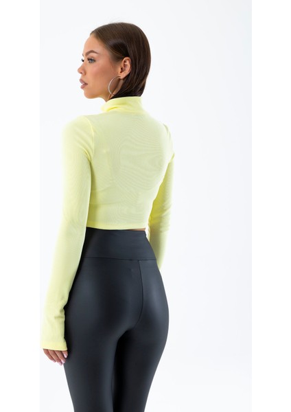 Kadın Dik Yaka Parmak Geçirmeli Fermuarlı Crop Sweatshirt Sarı - 26K 1776