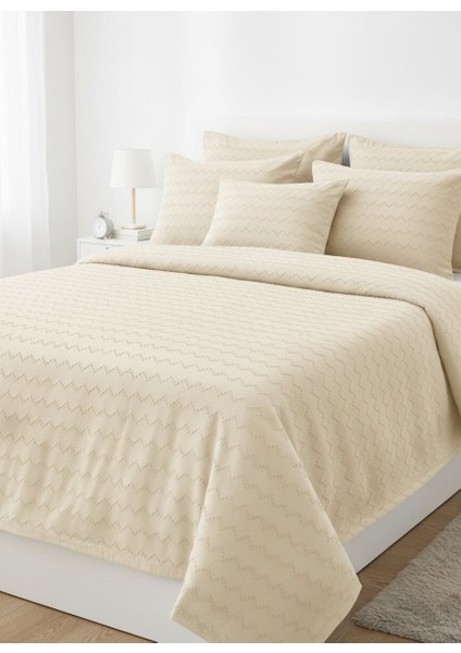 Waves Koleksiyon Krem Yatak Örtüsü Seti - 260X250 cm + 4 Yastık Kılıfı