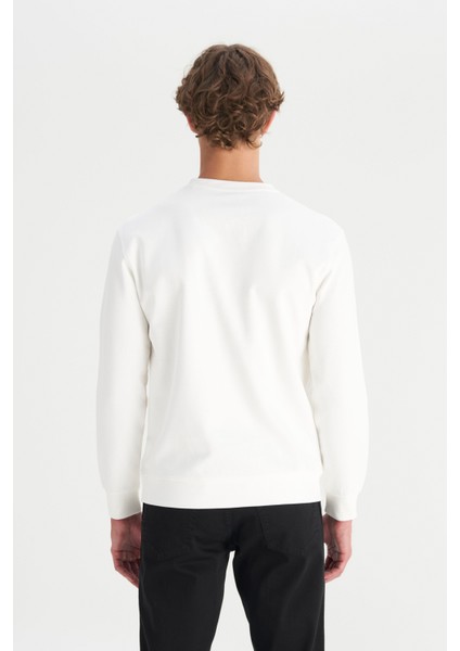 Pamuklu Regular Fit Normal Kesim Bisiklet Yaka Sweatshirt indirimleri