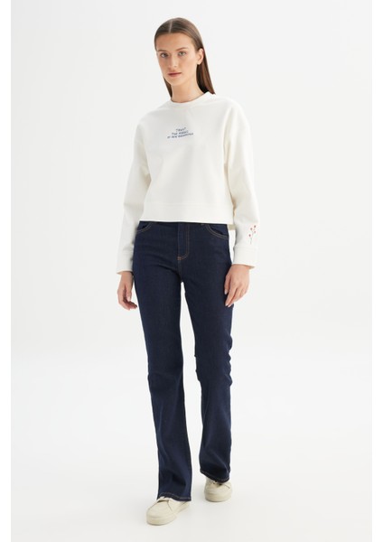 Regular Fit Normal Kesim Bisiklet Yaka Kırık Beyaz Sweatshirt fiyatları