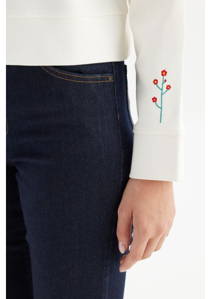 Regular Fit Normal Kesim Bisiklet Yaka Kırık Beyaz Sweatshirt indirimleri