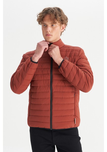 Regular Fit Normal Kesim Dik Yaka Cepli Şişme Mont