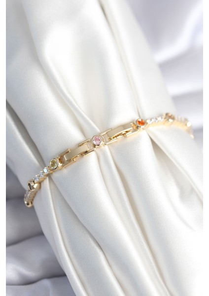 Pirinç Gold Renk Zirkon Taşlı Kadın Bileklik - Lisinya