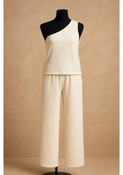 Kadın Beyaz Tek Omuzlu Şık Bluz & Geniş Paça Pantolon Ikili Takım