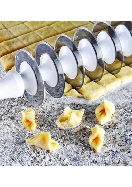 Pratik 9 Bıçaklı Mantı Kesme Merdanesi ( Lisinya ) fiyatları