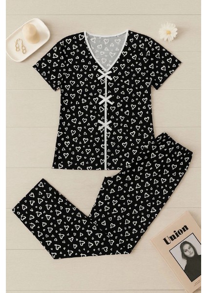 Marsilyan- Kadın Siyah Beyaz Kalp Desenli Fiyonklu Kısa Kollu Pijama Takımı