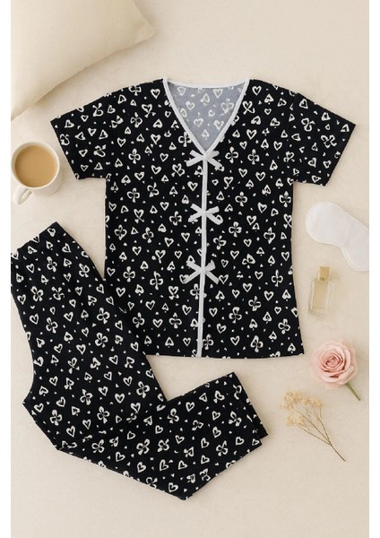 Marsilyan- Kadın Siyah Beyaz Kalp Desenli Fiyonklu Kısa Kollu Pijama Takımı