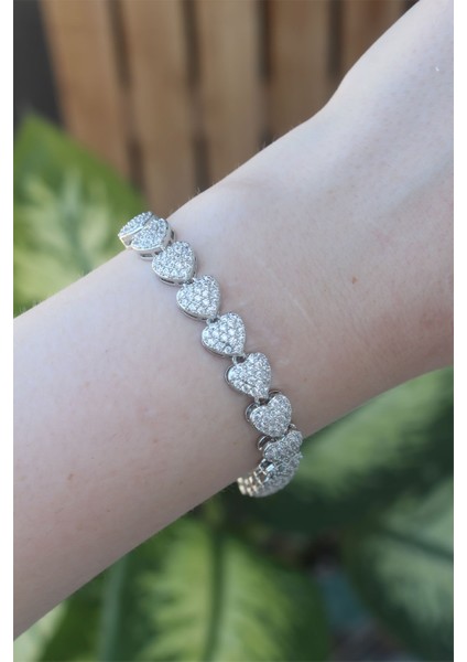 Vip Seri Pirinç Zirkon Taşlı Gümüş Renk Kalp Model Bileklik - Lisinya fiyatları