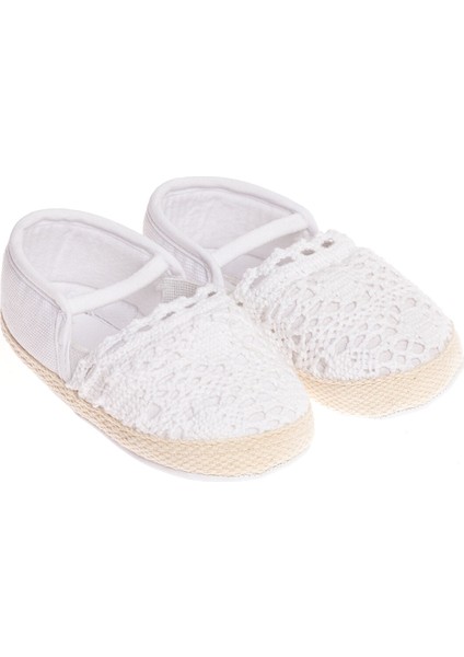 Kız Bebek Yürüme Öncesi Cırtlı Kapanma